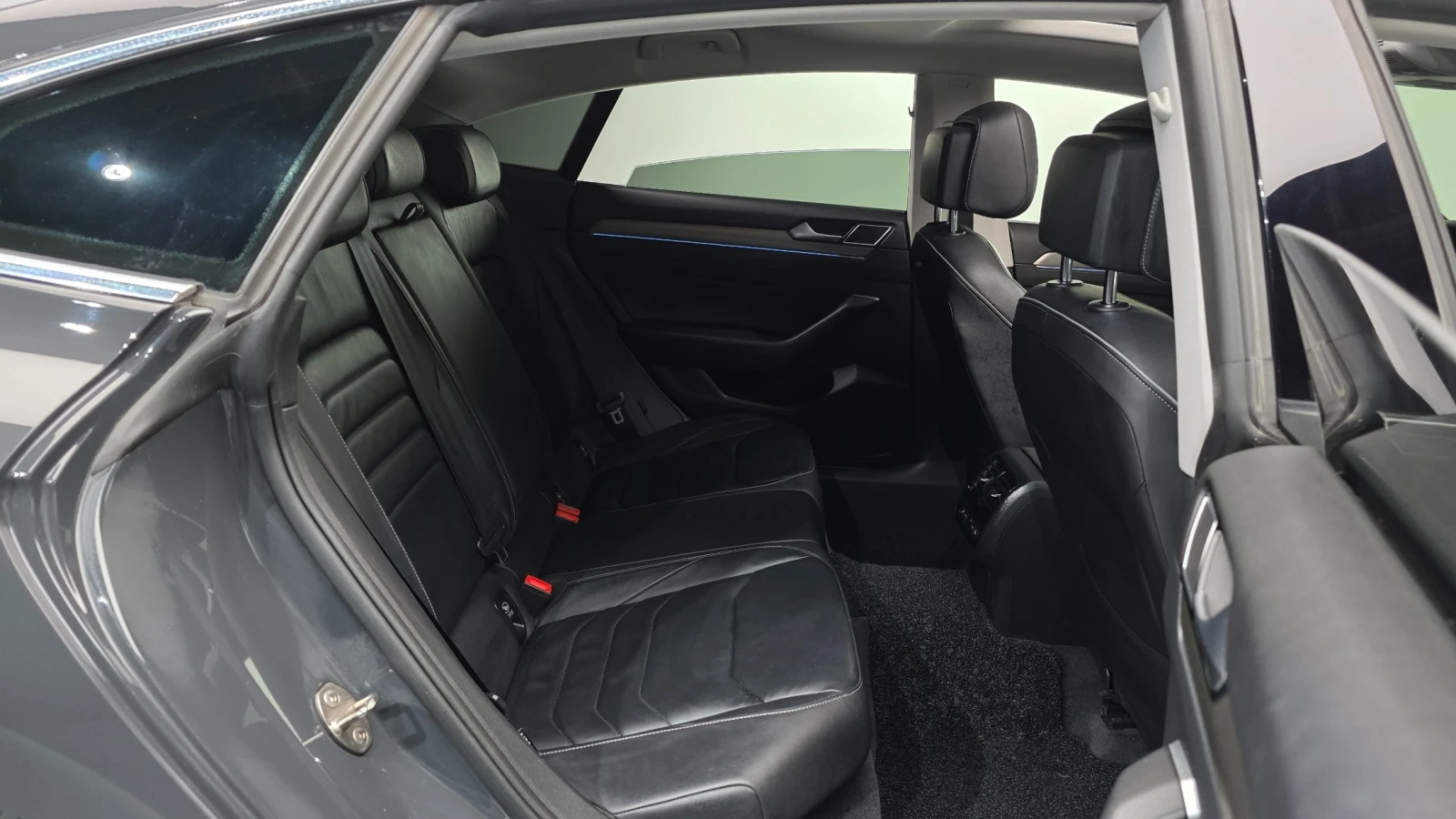VW Arteon 2.0 TDI Prestige | HUD | 360  Камера | Масаж | , снимка 14 - Автомобили и джипове - 54933030