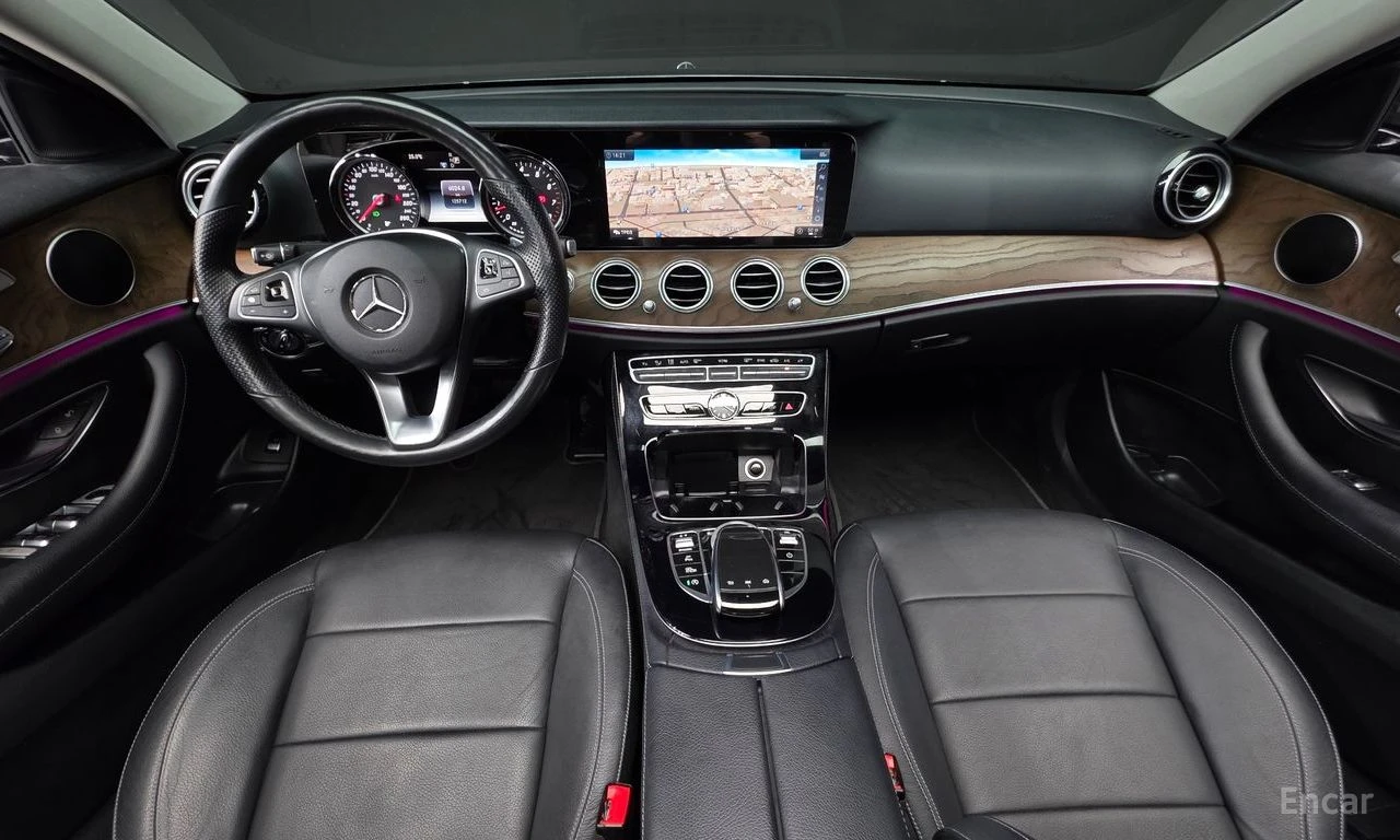 Mercedes-Benz E 300 * ФИКСИРАНА ЦЕНА ДО БЪЛГАРИЯ * АВТОКРЕДИТ, снимка 8 - Автомобили и джипове - 55399117