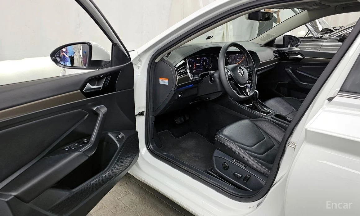 VW Jetta, снимка 10 - Автомобили и джипове - 55401313