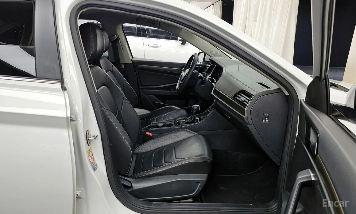 VW Jetta, снимка 11 - Автомобили и джипове - 55401313