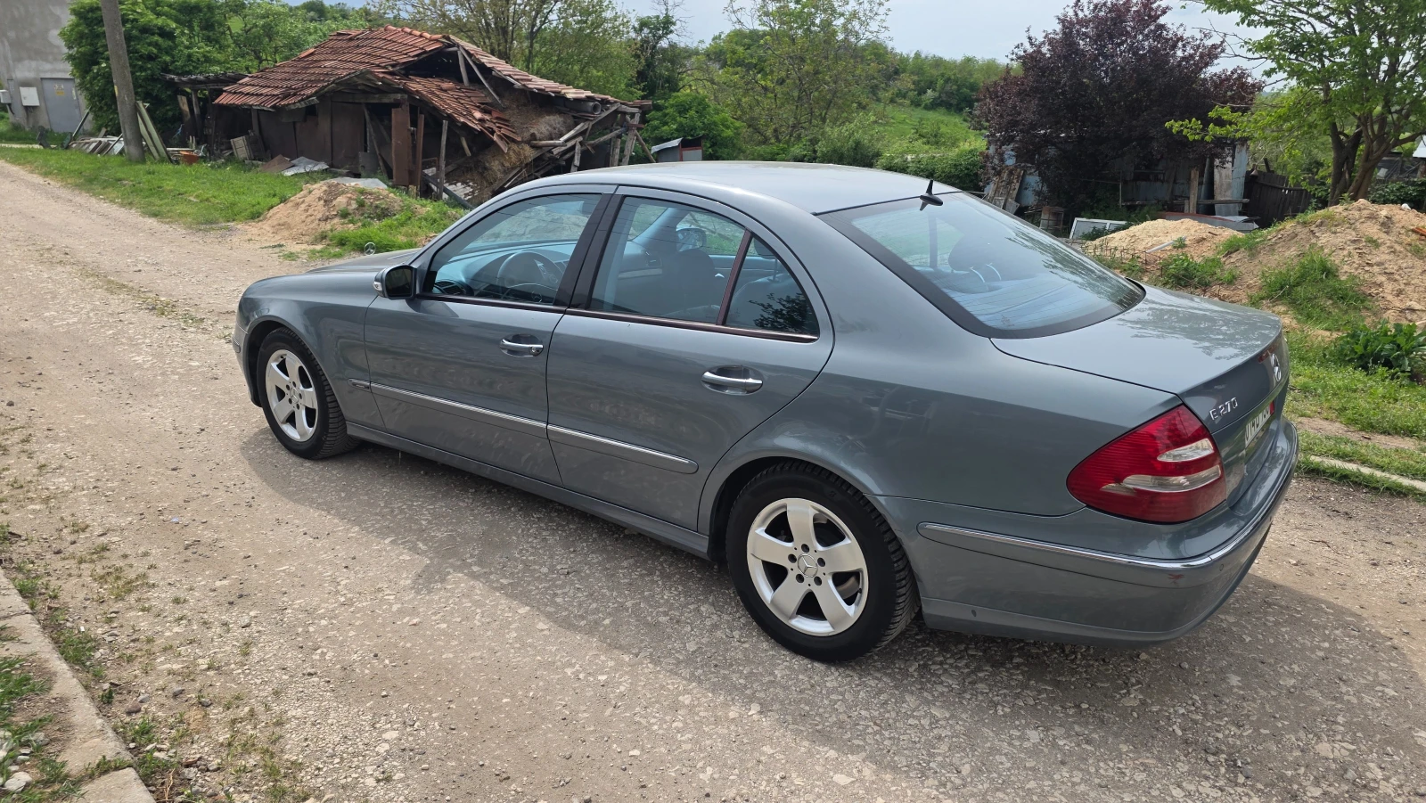 Mercedes-Benz E 270 2.7cdi, снимка 11 - Автомобили и джипове - 56148406