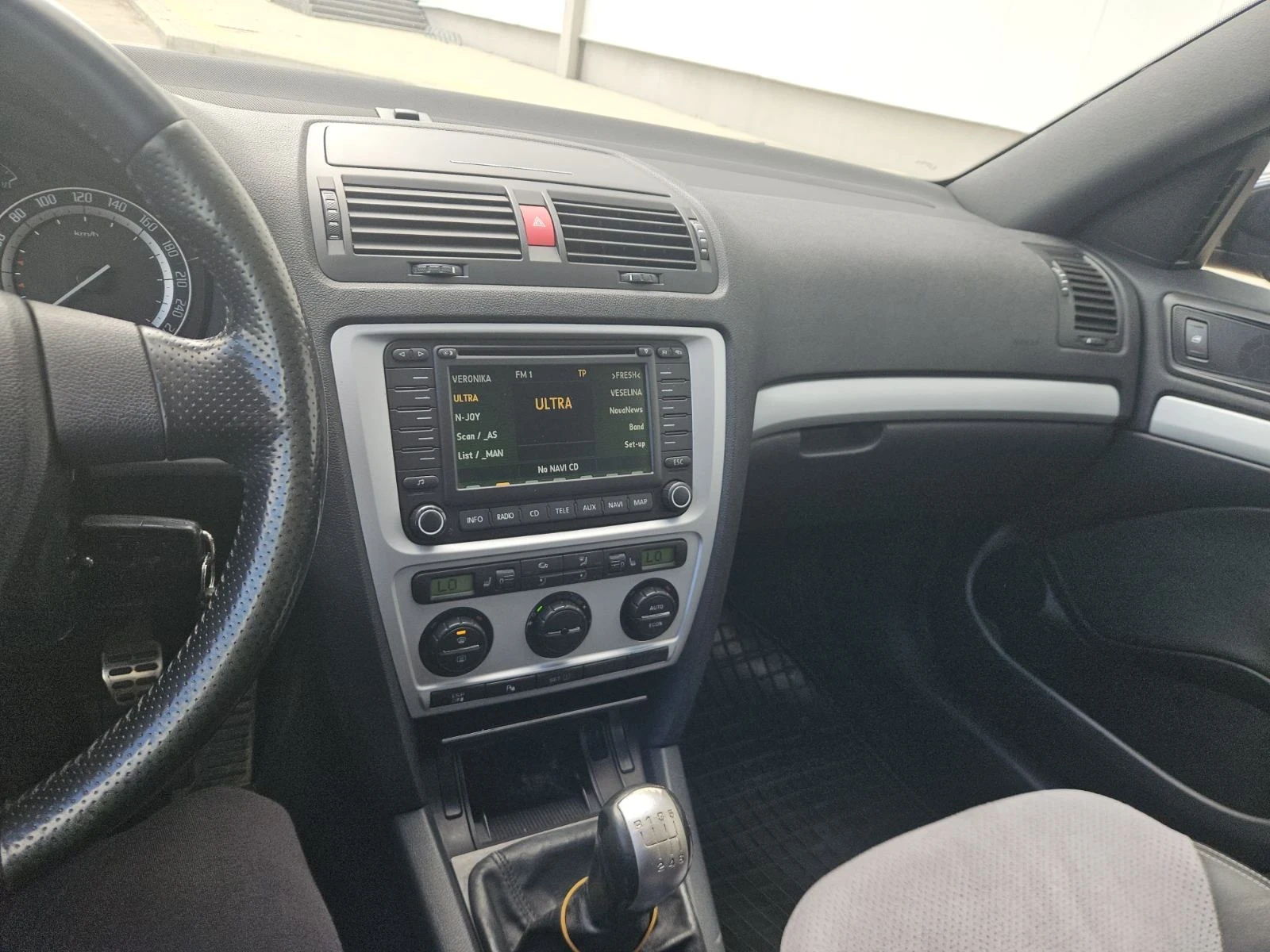 Skoda Octavia VRS, снимка 8 - Автомобили и джипове - 56213492