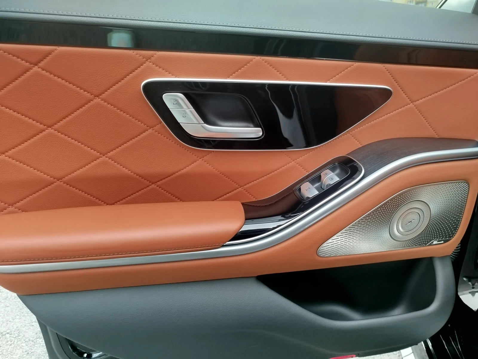 Mercedes-Benz S 400 D* AMG* 4M* LONG* BURMESTER* 360* PANO* , снимка 14 - Автомобили и джипове - 56256209