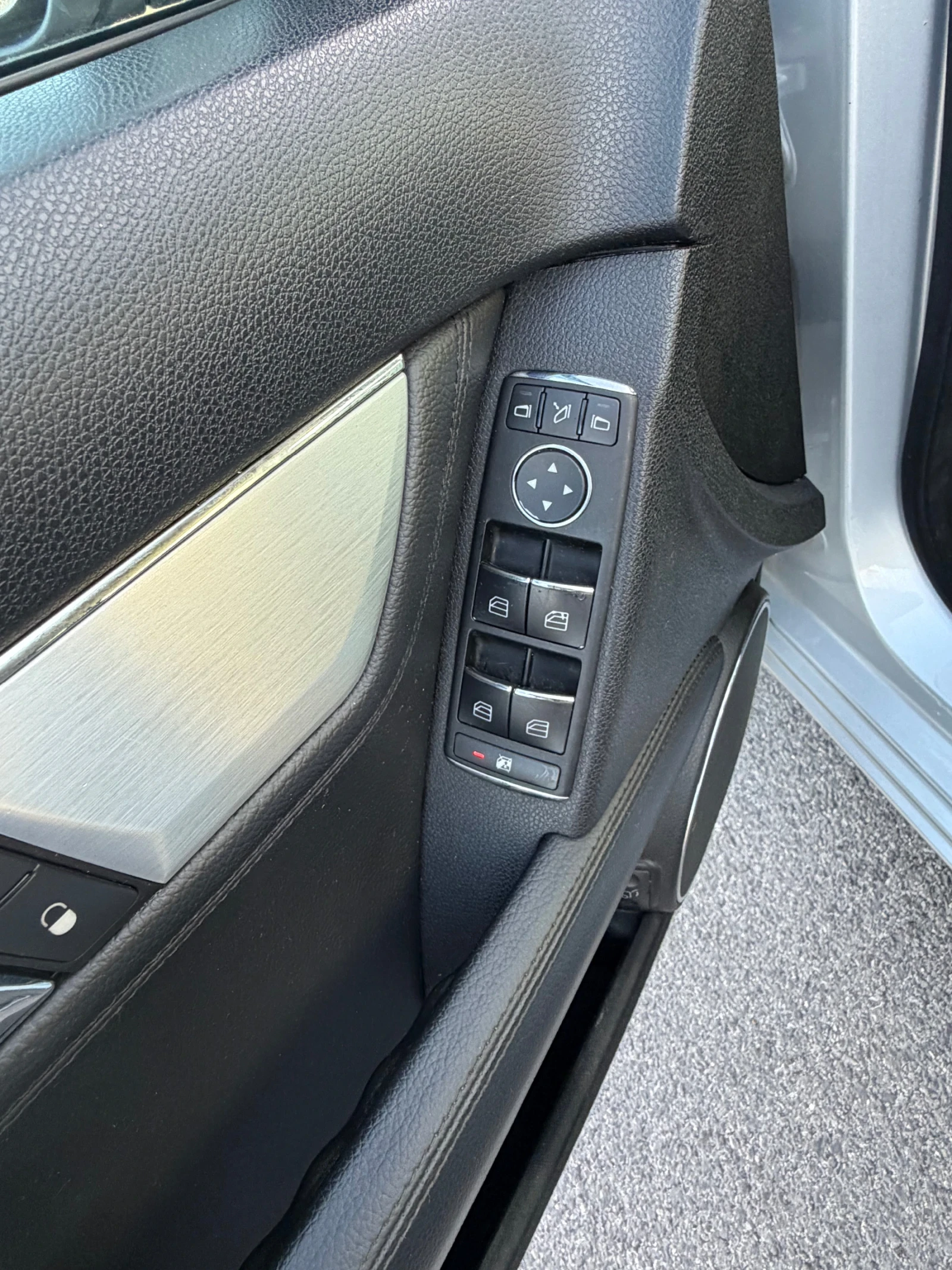 Mercedes-Benz C 220 Автоматик!, снимка 14 - Автомобили и джипове - 56507627