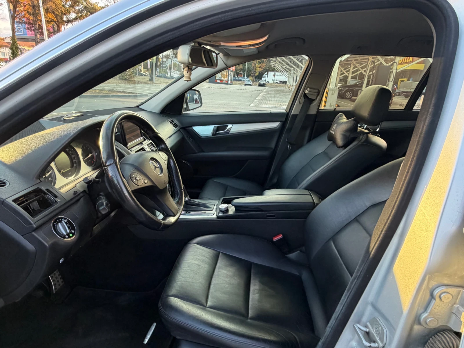 Mercedes-Benz C 220 Автоматик!, снимка 9 - Автомобили и джипове - 56507627