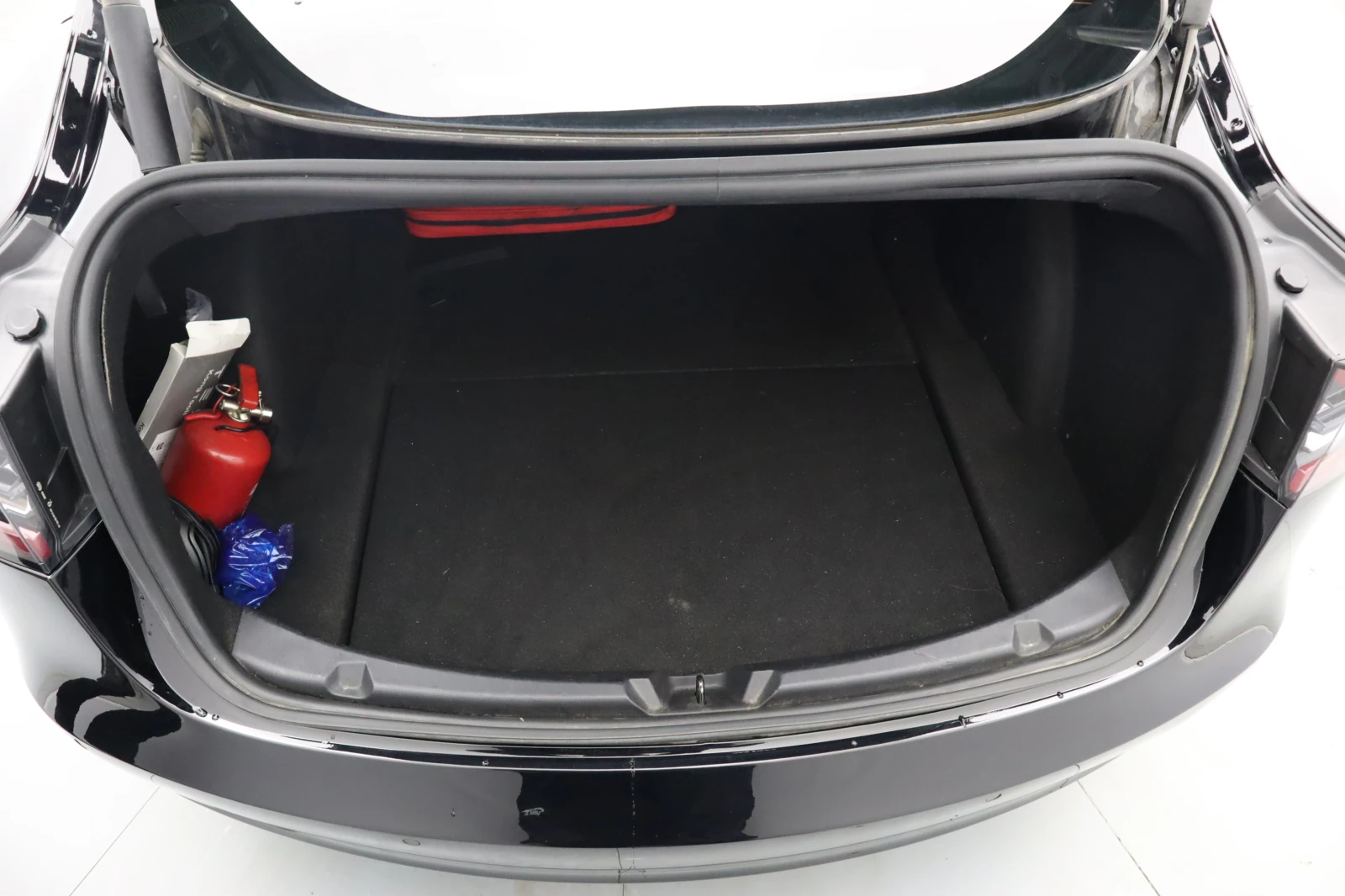 Tesla Model 3 Performance, снимка 10 - Автомобили и джипове - 56533506