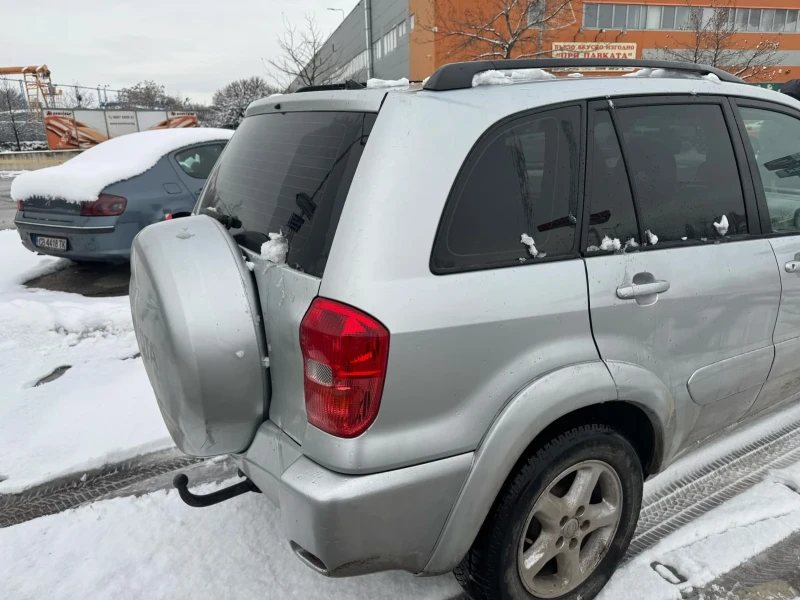 Toyota Rav4 D4d, снимка 7 - Автомобили и джипове - 48644688