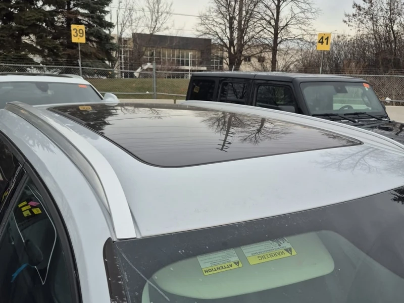 Volvo XC40 * MOMENTUM * CARFAX * БЕЗ ПЪРВОНАЧАЛНА ВНОСКА, снимка 16 - Автомобили и джипове - 52920167