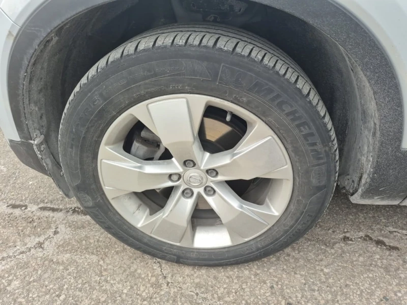 Volvo XC40 * MOMENTUM * CARFAX * БЕЗ ПЪРВОНАЧАЛНА ВНОСКА, снимка 6 - Автомобили и джипове - 52920167