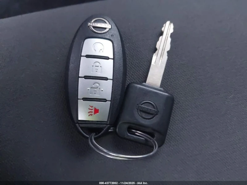 Nissan Frontier 3.8L V-6 DI, DOHC, VVT, 310HP 4X4 Drive, снимка 3 - Автомобили и джипове - 53095491