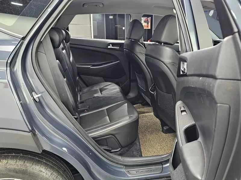 Hyundai Tucson DIESEL 1.6 4WD MODERN, снимка 12 - Автомобили и джипове - 55012054