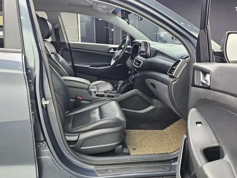 Hyundai Tucson DIESEL 1.6 4WD MODERN, снимка 11 - Автомобили и джипове - 55012054