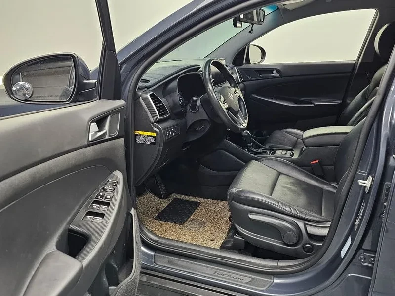 Hyundai Tucson DIESEL 1.6 4WD MODERN, снимка 10 - Автомобили и джипове - 55012054