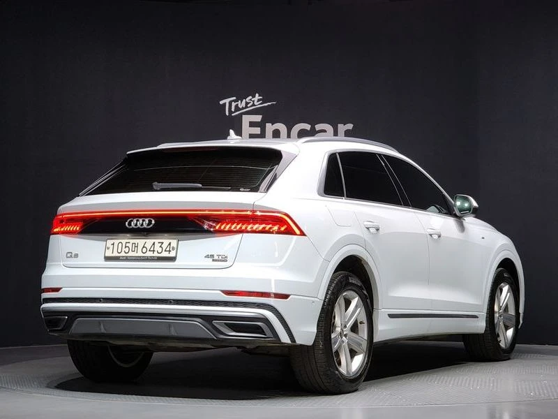 Audi Q8 45 TDI Quattro Premium| 231к.с.| ВКЛ.ТЕХНОТЕСТ, снимка 2 - Автомобили и джипове - 55299123