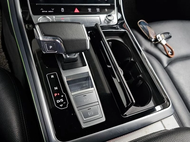 Audi Q8 45 TDI Quattro Premium| 231к.с.| ВКЛ.ТЕХНОТЕСТ, снимка 9 - Автомобили и джипове - 55299123