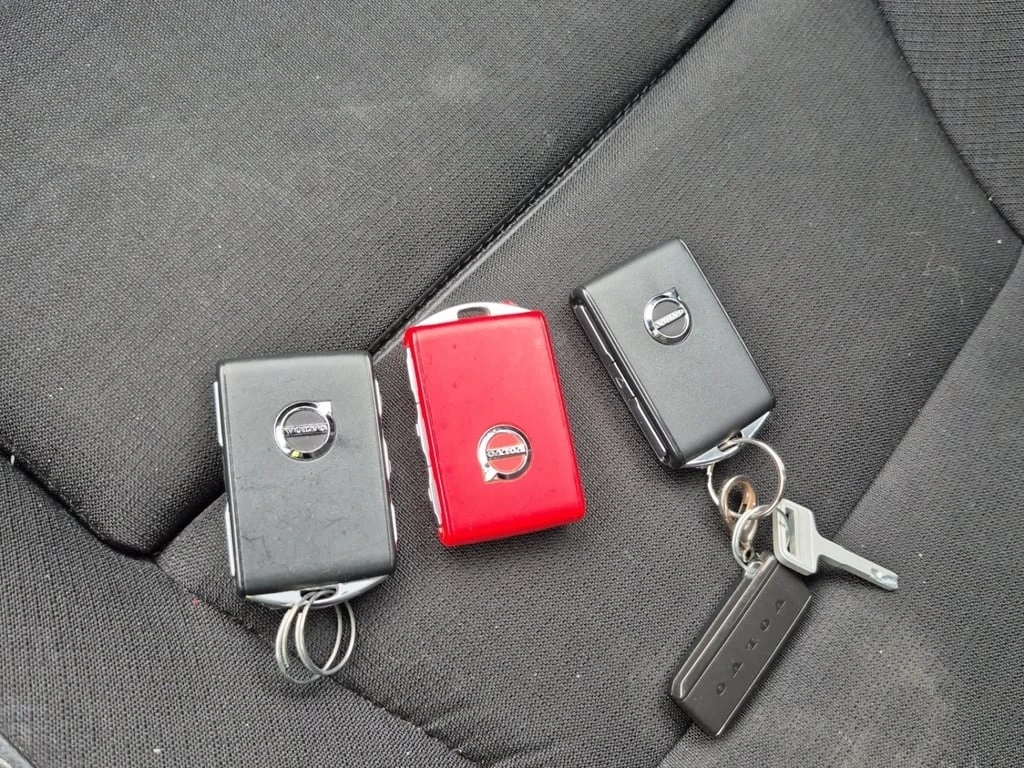 Volvo XC40 * MOMENTUM * CARFAX * БЕЗ ПЪРВОНАЧАЛНА ВНОСКА - изображение 8