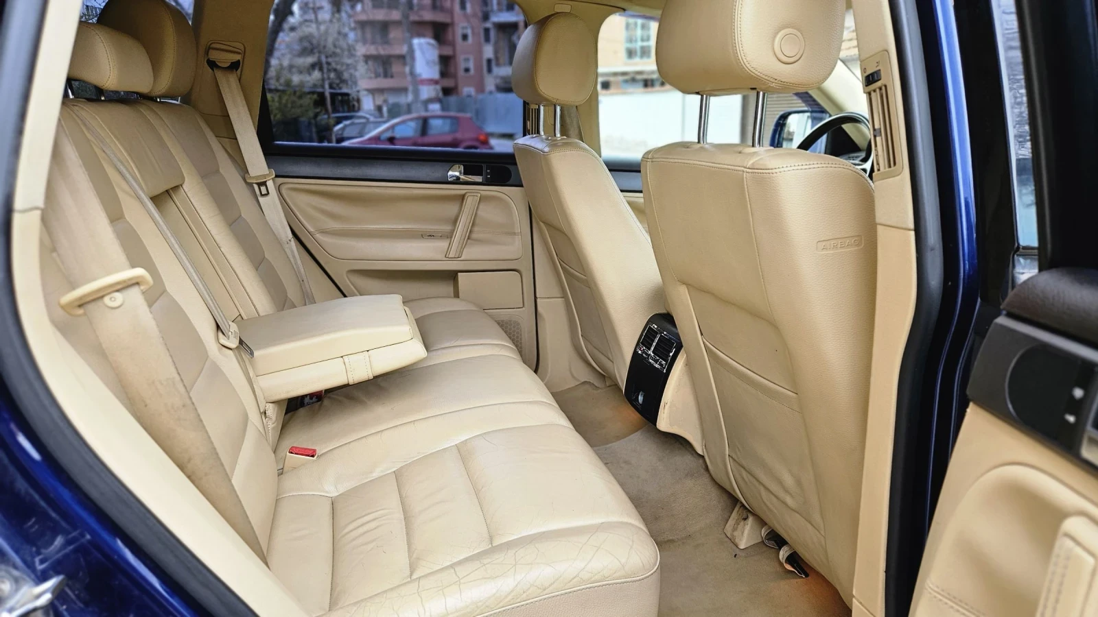 VW Touareg, снимка 8 - Автомобили и джипове - 54161452