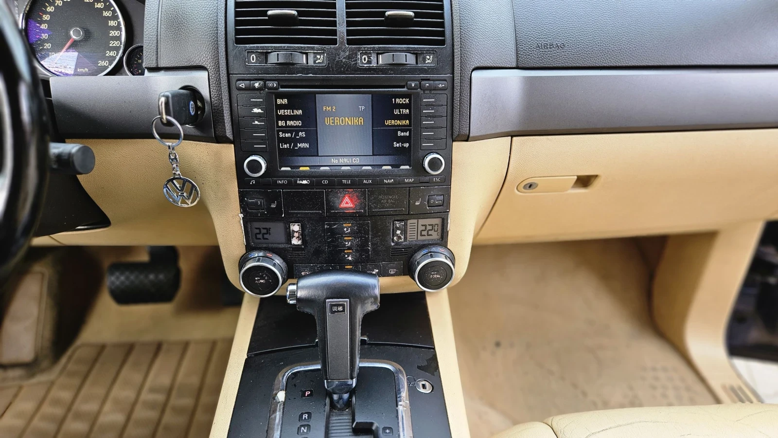 VW Touareg, снимка 12 - Автомобили и джипове - 54161452