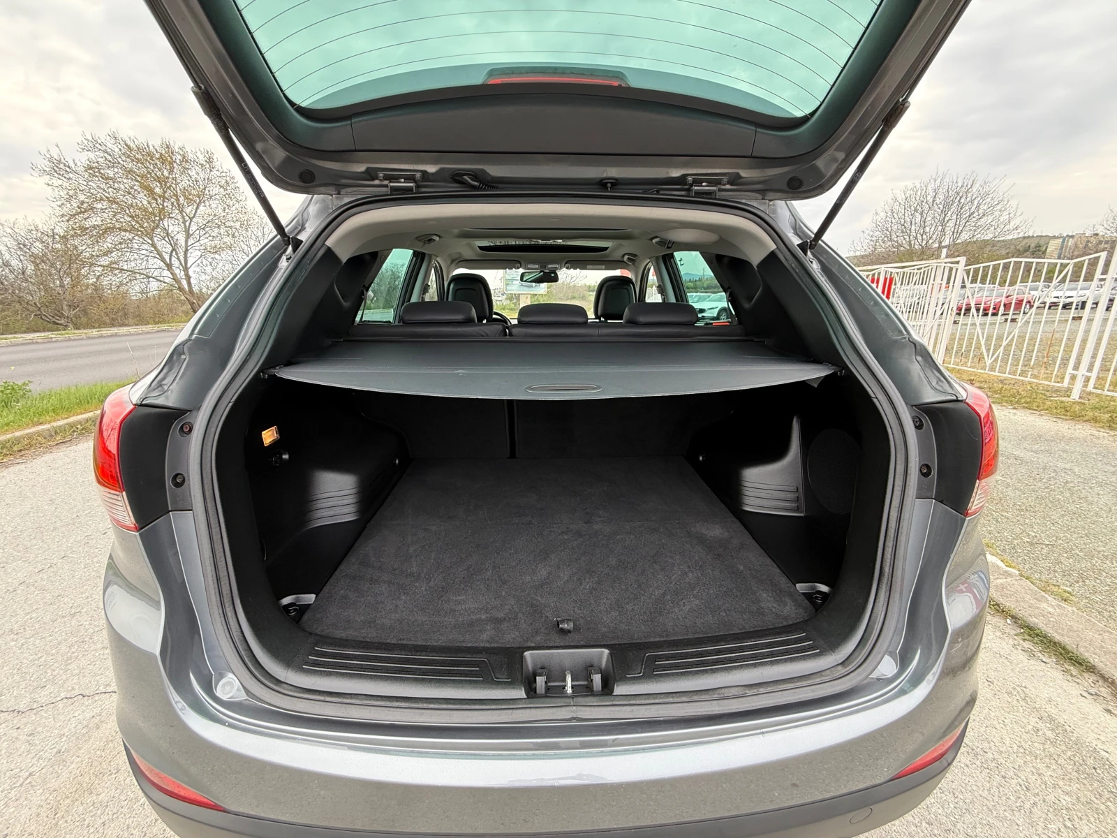 Hyundai IX35 2.0 4х4 AUT. NAVI PREMIUM ШВЕЙЦАРИЯ, снимка 13 - Автомобили и джипове - 54210983