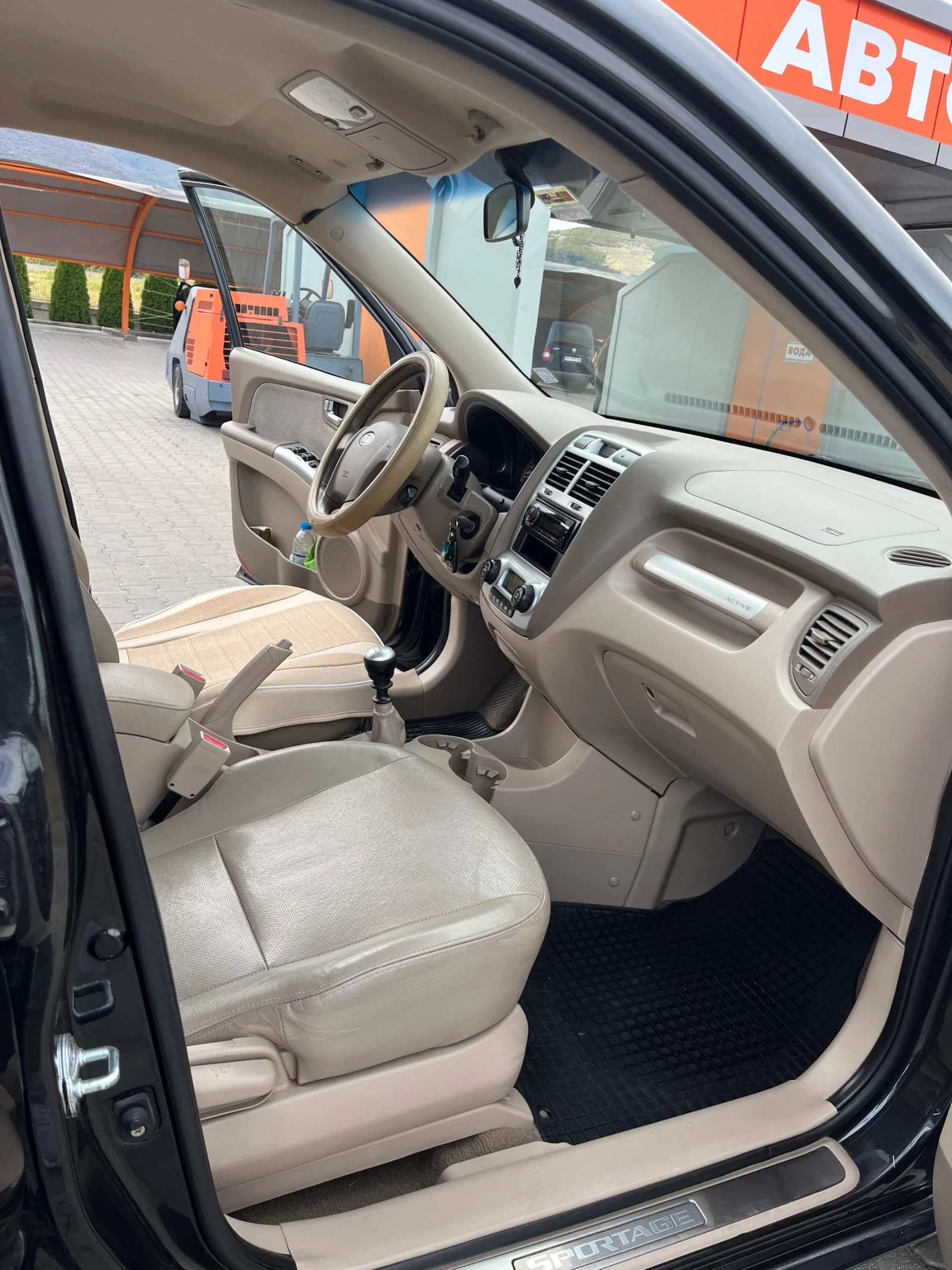 Kia Sportage, снимка 6 - Автомобили и джипове - 54306640