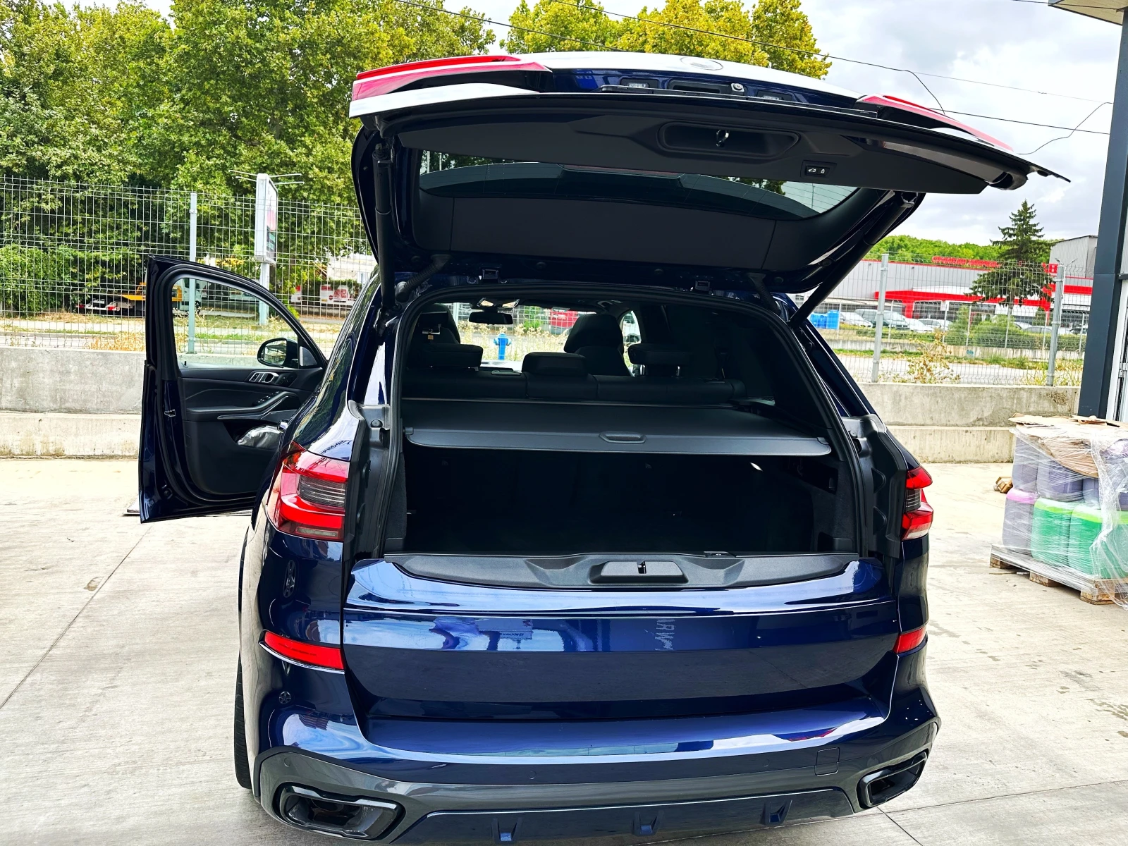 BMW X5 40d M-sport, Bowers&Wilkins, Soft-close, Integral, снимка 6 - Автомобили и джипове - 54340260