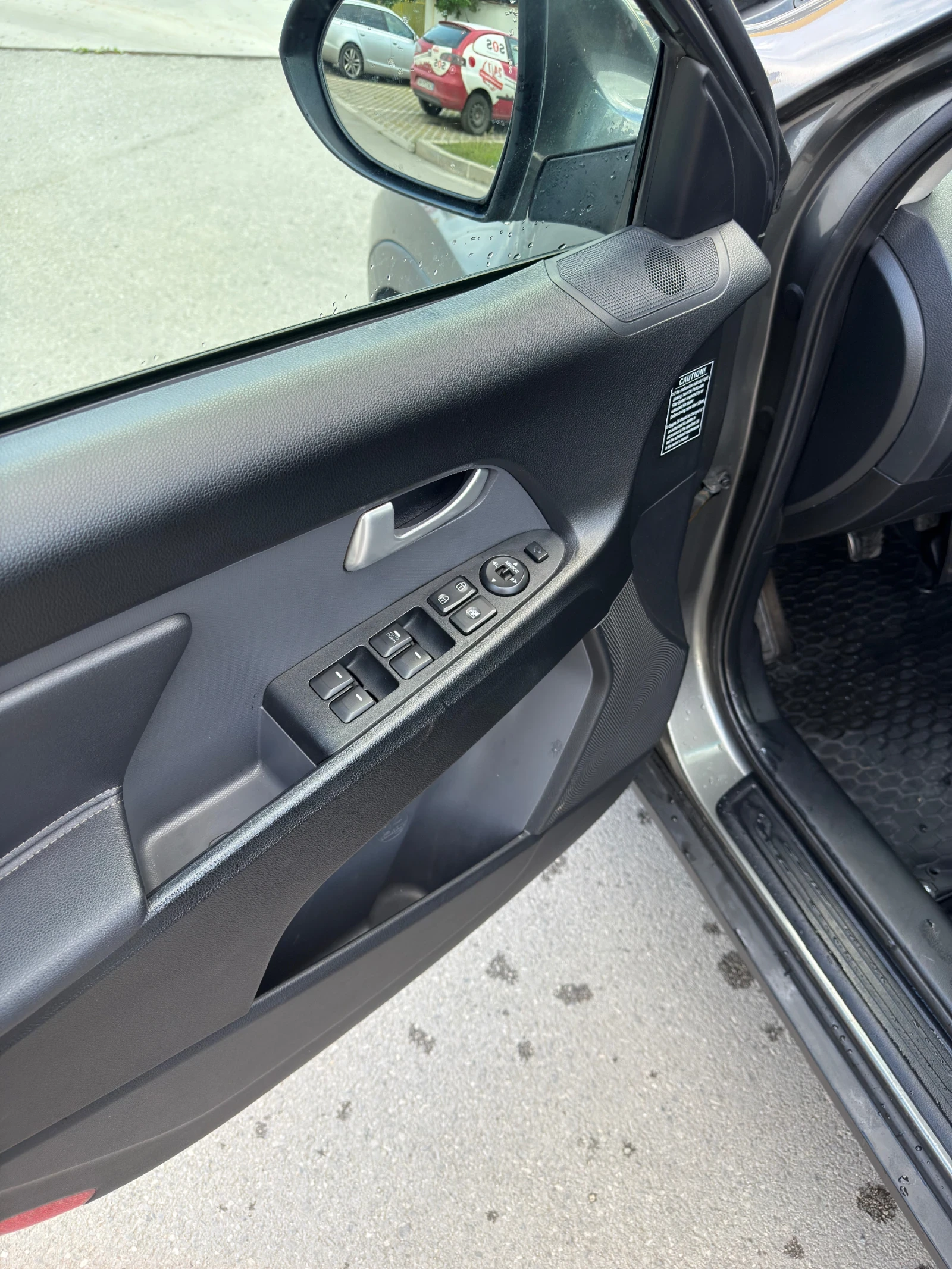 Kia Sportage, снимка 10 - Автомобили и джипове - 54527283