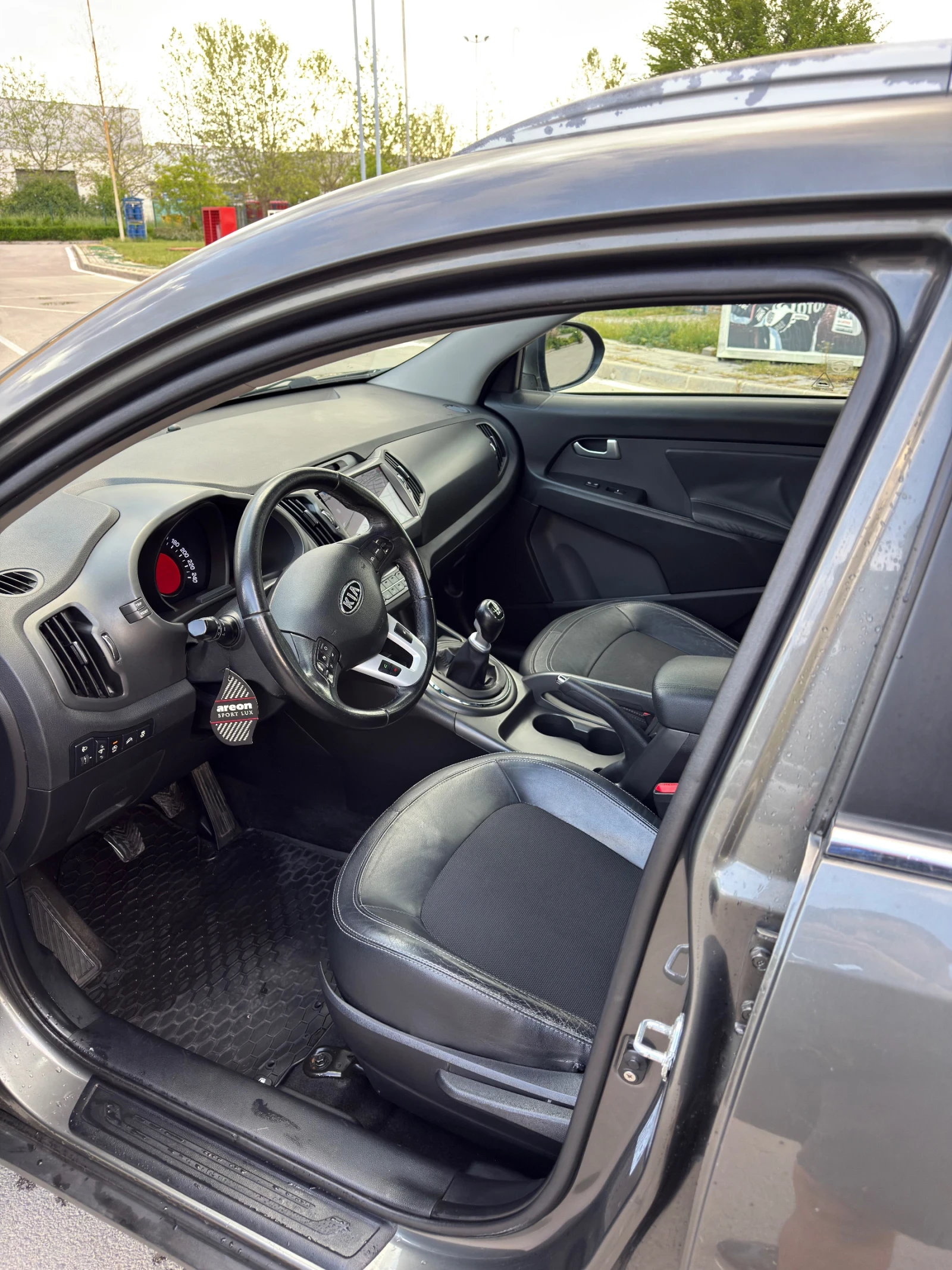 Kia Sportage, снимка 13 - Автомобили и джипове - 54527283