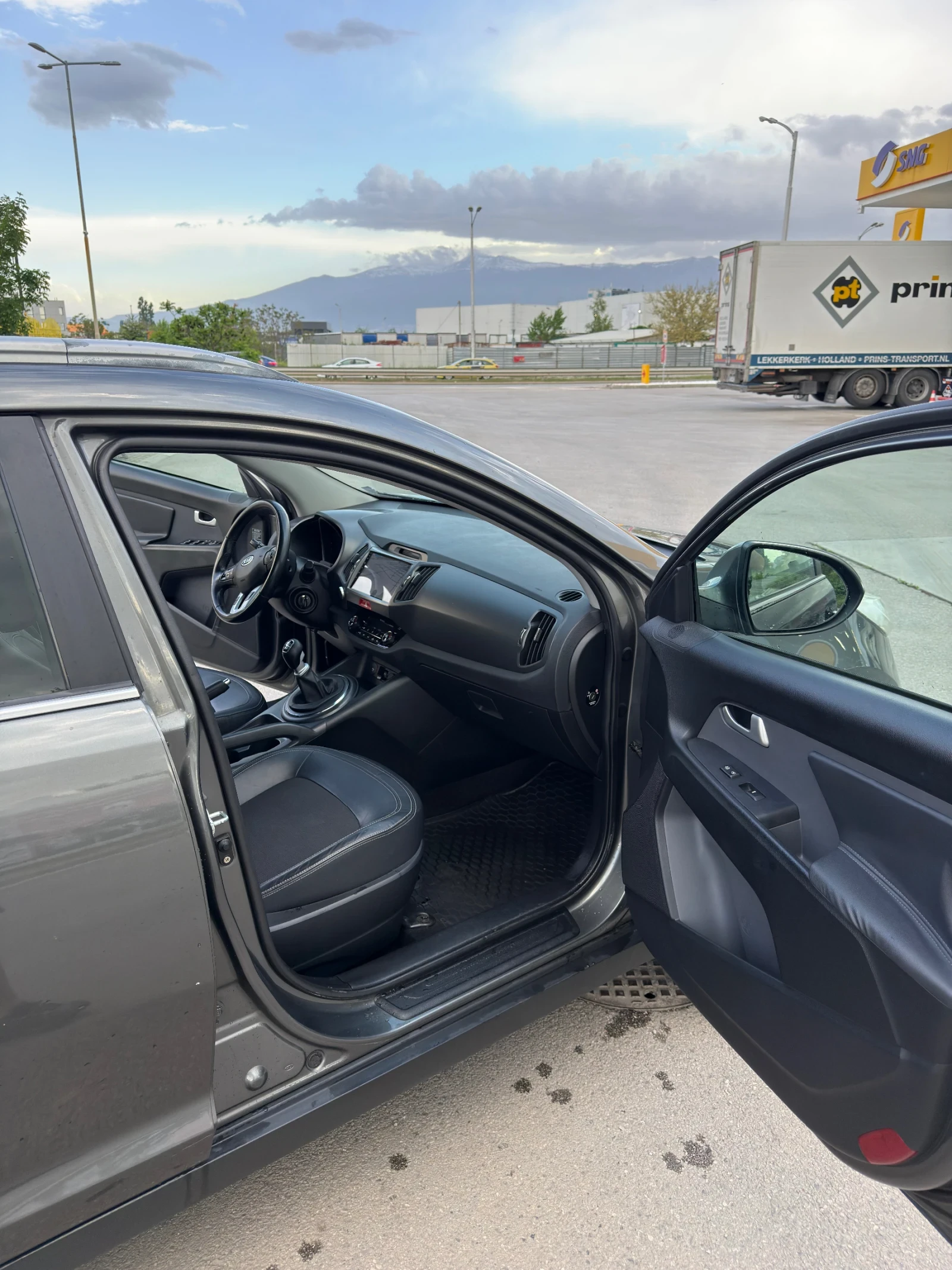 Kia Sportage, снимка 7 - Автомобили и джипове - 54527283