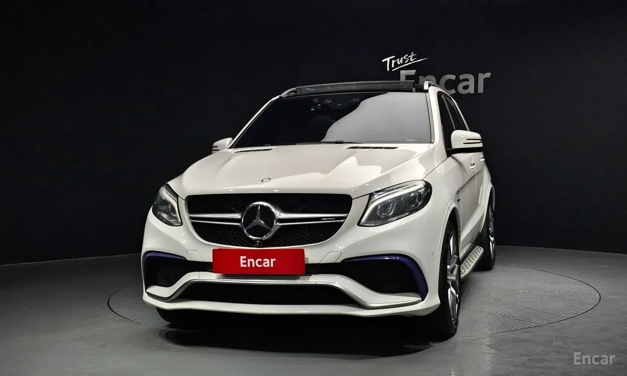 Mercedes-Benz GLE 63 AMG 4MATIC/H/K/DISTRONIC/360/ДВД/PANO, снимка 2 - Автомобили и джипове - 55059044