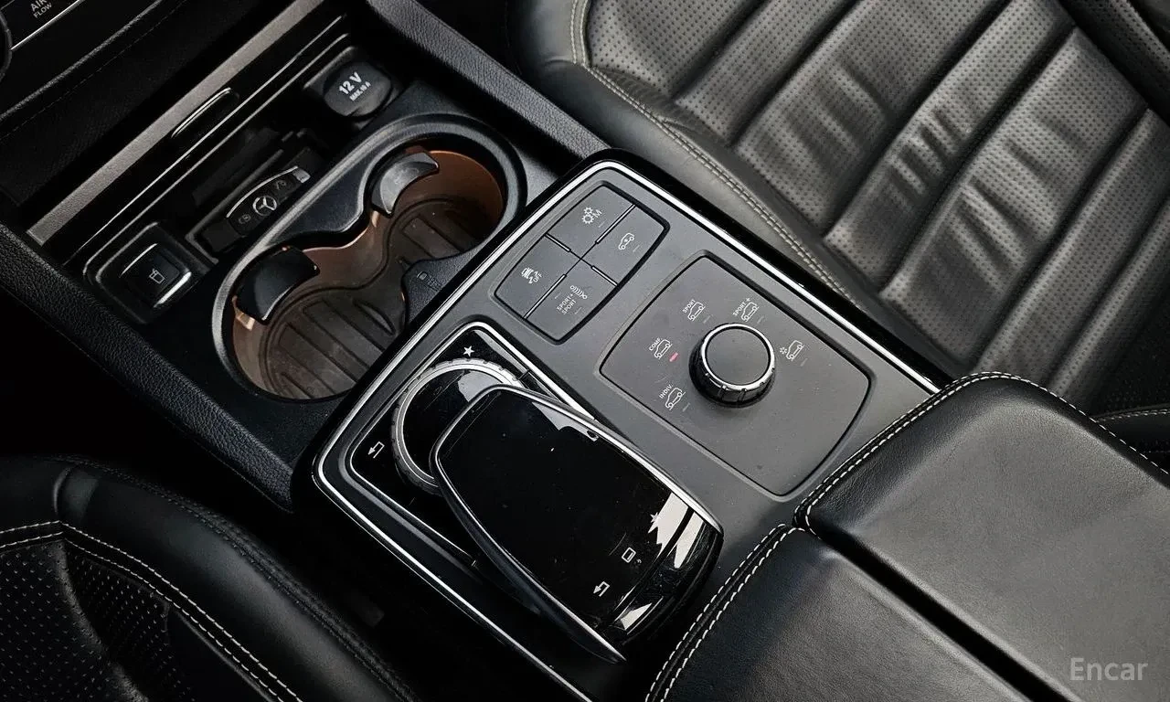 Mercedes-Benz GLE 63 AMG 4MATIC/H/K/DISTRONIC/360/ДВД/PANO, снимка 10 - Автомобили и джипове - 55059044