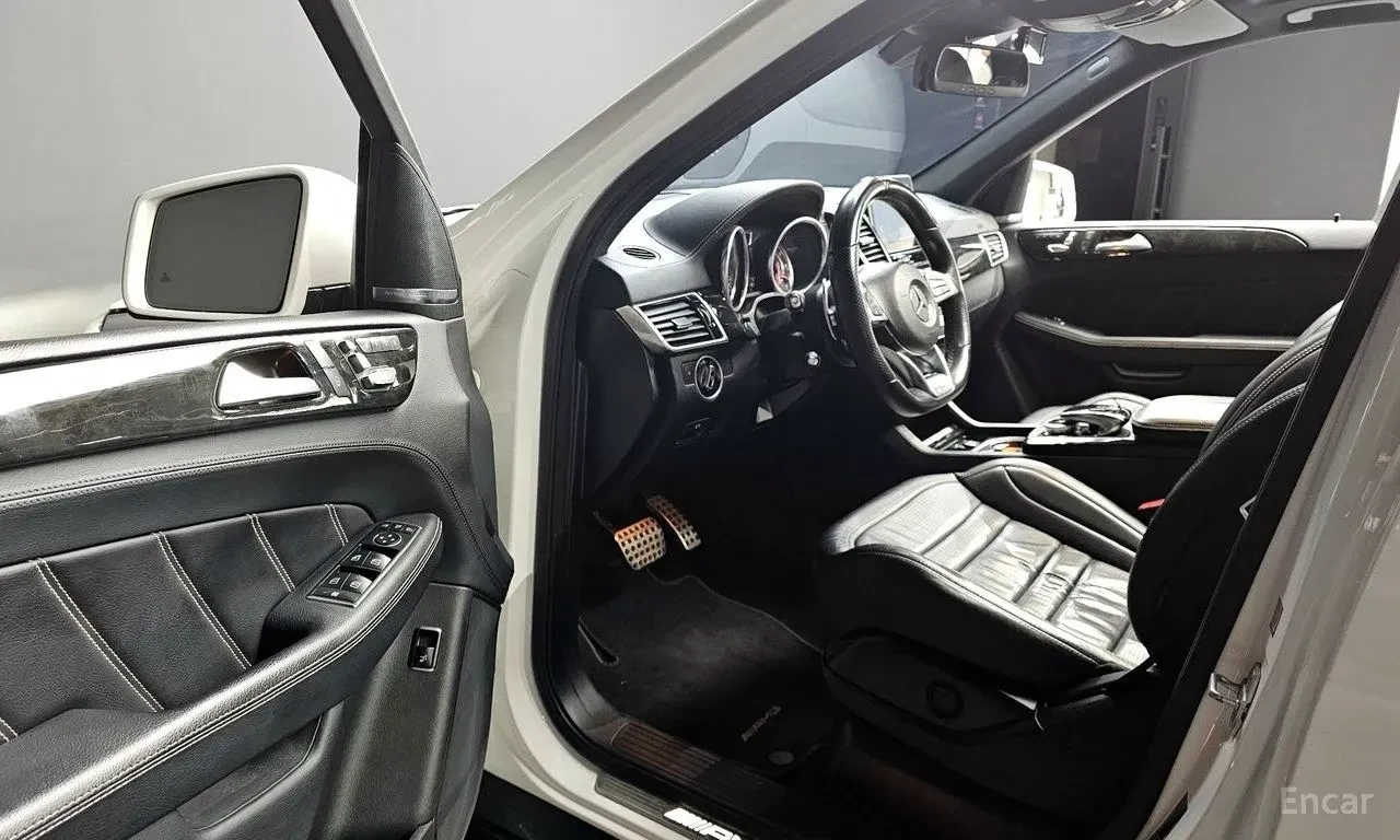 Mercedes-Benz GLE 63 AMG 4MATIC/H/K/DISTRONIC/360/ДВД/PANO, снимка 15 - Автомобили и джипове - 55059044