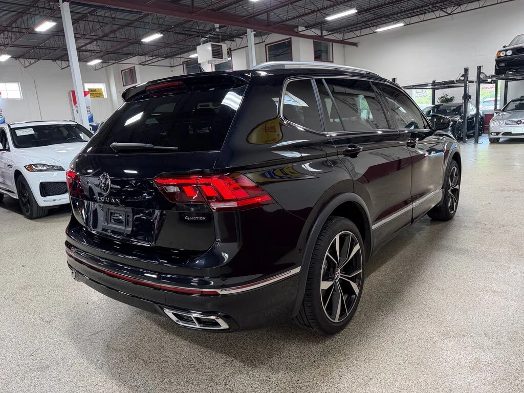 VW Tiguan R-line* 4Motion* 360* Distr* Обдух* Carplay* Pano*, снимка 2 - Автомобили и джипове - 55523250