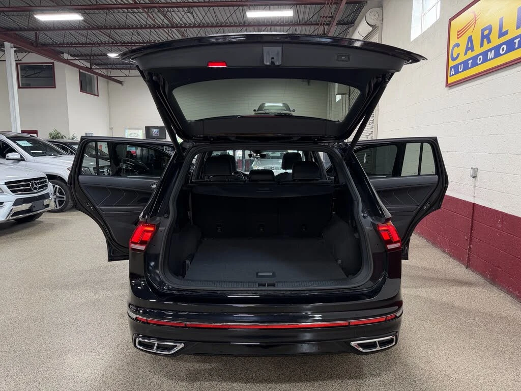 VW Tiguan R-line* 4Motion* 360* Distr* Обдух* Carplay* Pano*, снимка 4 - Автомобили и джипове - 55523250