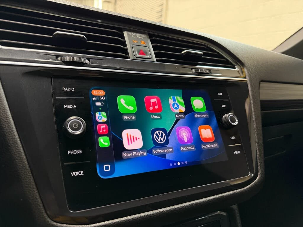 VW Tiguan R-line* 4Motion* 360* Distr* Обдух* Carplay* Pano*, снимка 10 - Автомобили и джипове - 55523250