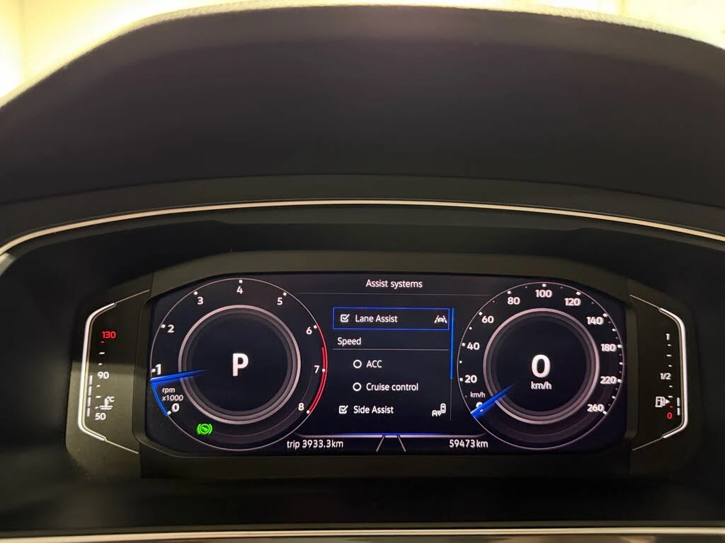 VW Tiguan R-line* 4Motion* 360* Distr* Обдух* Carplay* Pano*, снимка 9 - Автомобили и джипове - 55523250