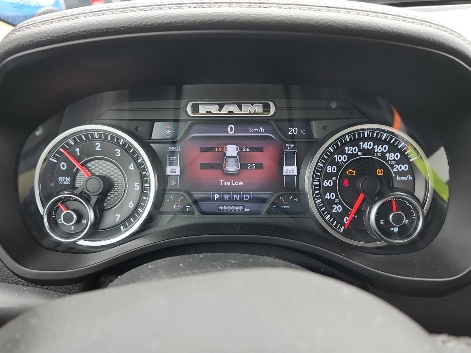 Dodge RAM 1500 LARAMIE * 5.7 V8 * AWD * ОБДУХВАНЕ * CARFAX * , снимка 9 - Автомобили и джипове - 56023550
