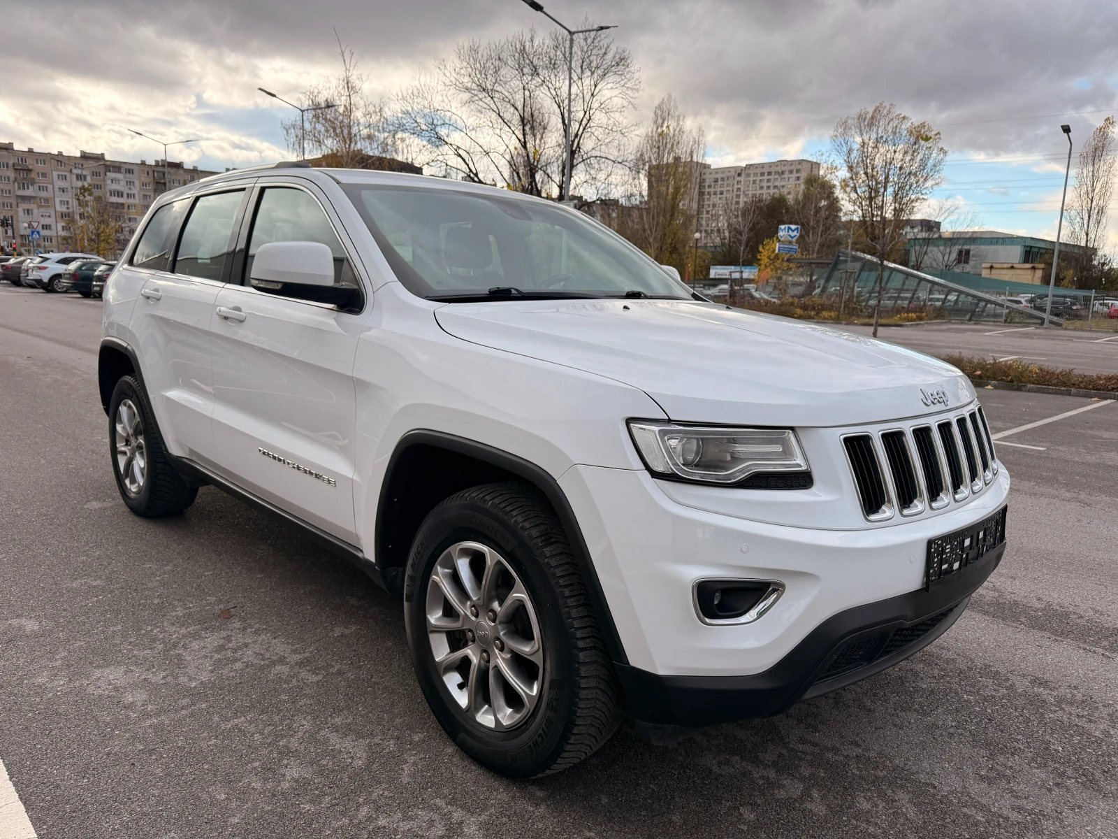 Jeep Grand cherokee 3.0CRDI* NAVI* ПОДГРЕВ* , снимка 3 - Автомобили и джипове - 56175636