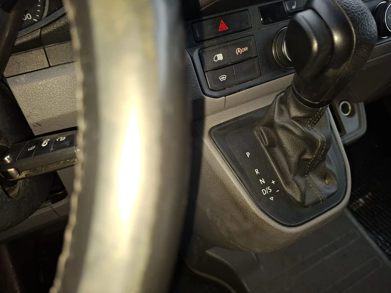 VW Crafter, снимка 13 - Бусове и автобуси - 52895575