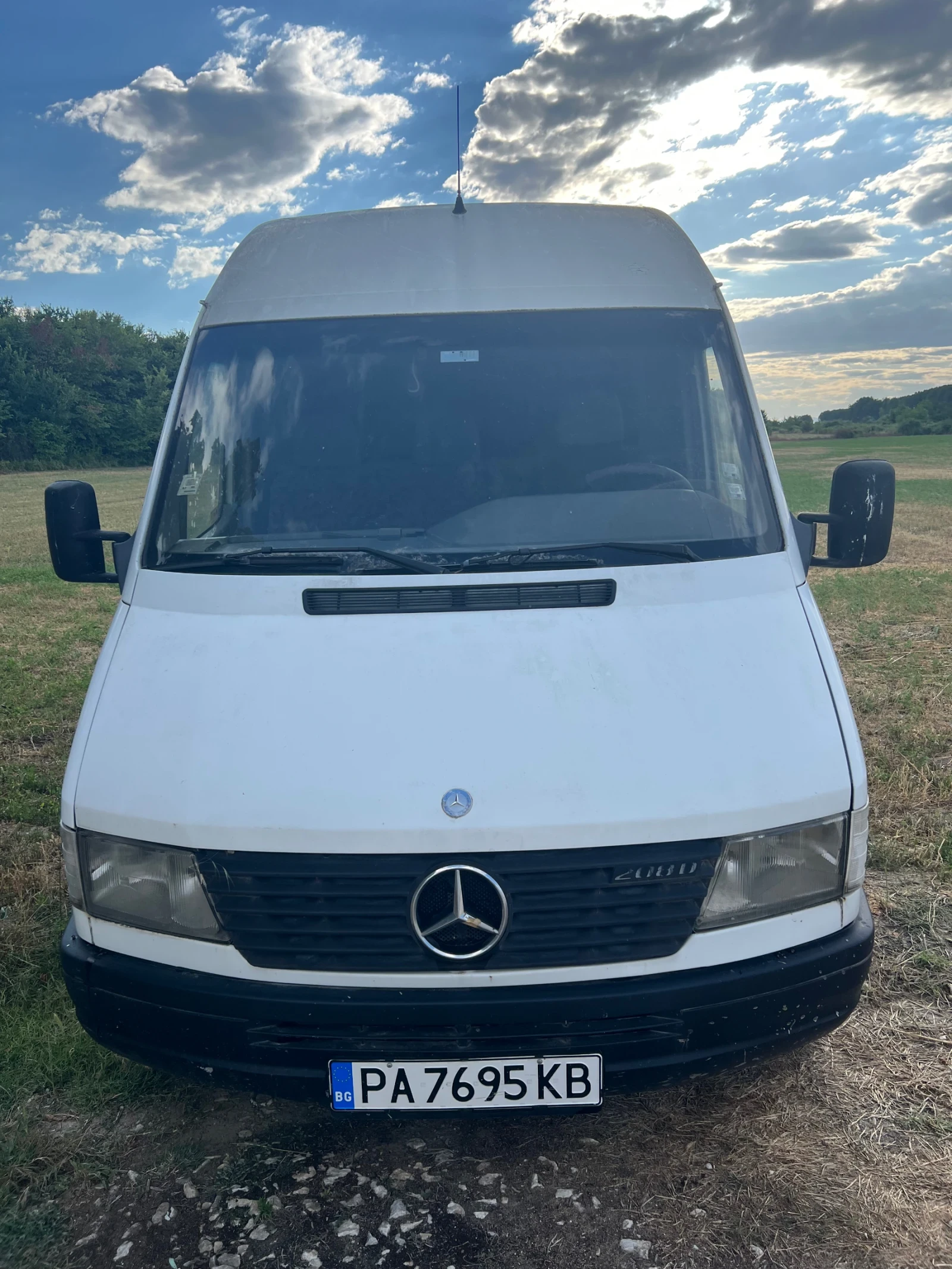 Mercedes-Benz Sprinter 208