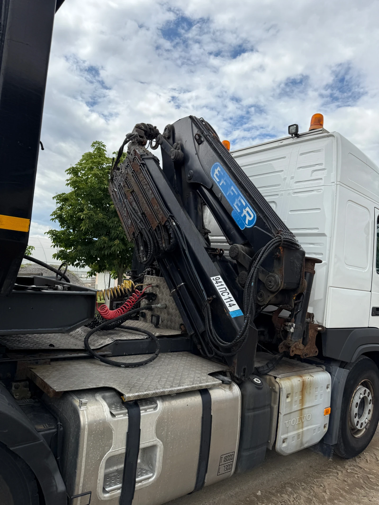Volvo Fm Влекач с кран, снимка 8 - Камиони - 54438860