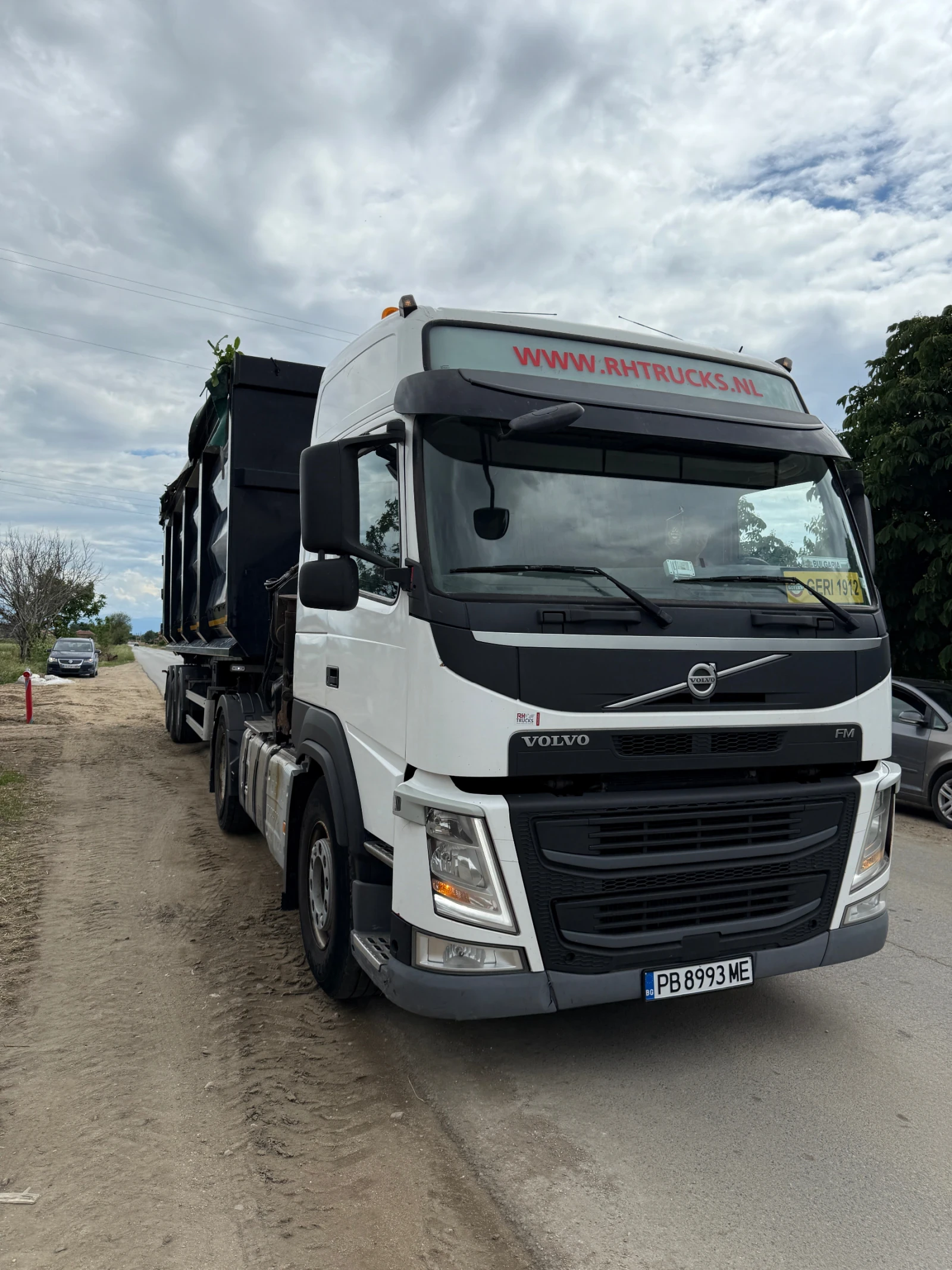 Volvo Fm Влекач с кран, снимка 5 - Камиони - 54438860