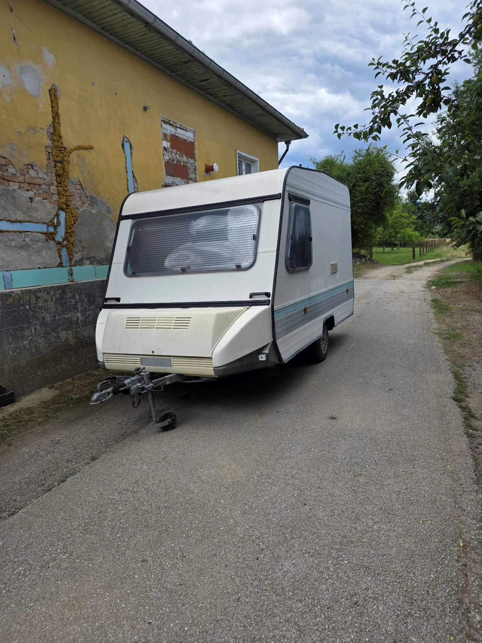 Каравана Adria, снимка 2 - Каравани и кемпери - 55230787