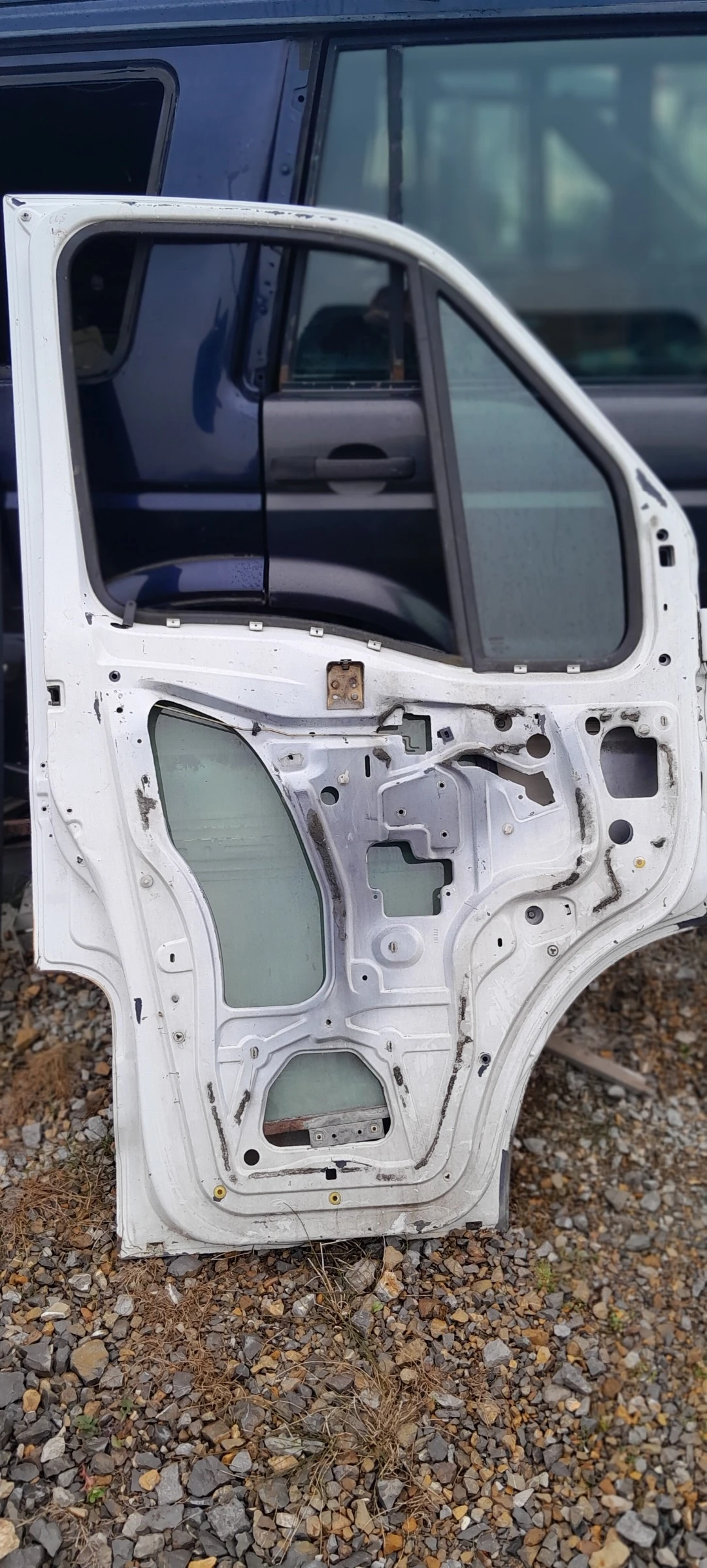      2002.   . | Mobile.bg   4