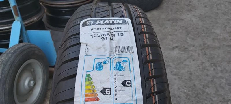 Гуми Летни 195/65R15, снимка 1 - Гуми и джанти - 30582419