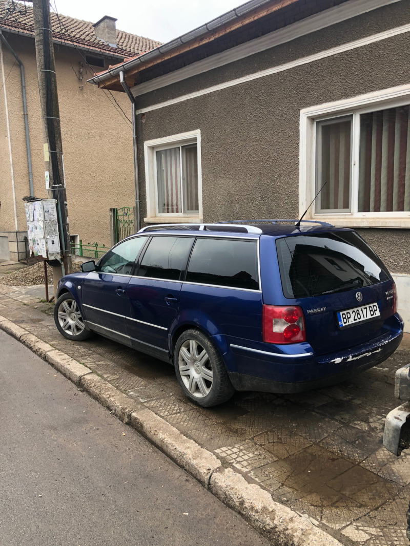 VW Passat, снимка 5 - Автомобили и джипове - 46238242