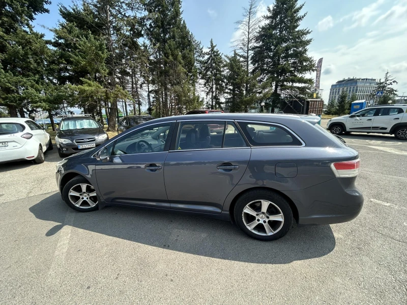 Toyota Avensis 1.8 , снимка 5 - Автомобили и джипове - 48059735