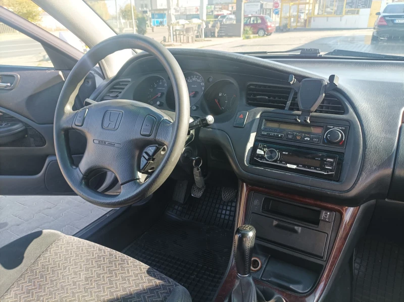 Honda Accord Лимузина, снимка 8 - Автомобили и джипове - 47786880