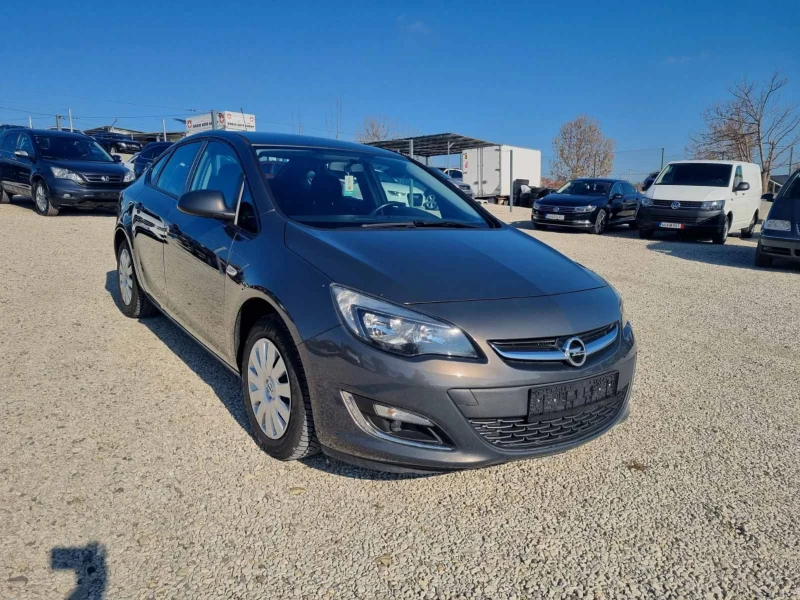 Opel Astra 1.6 i, снимка 3 - Автомобили и джипове - 48000135