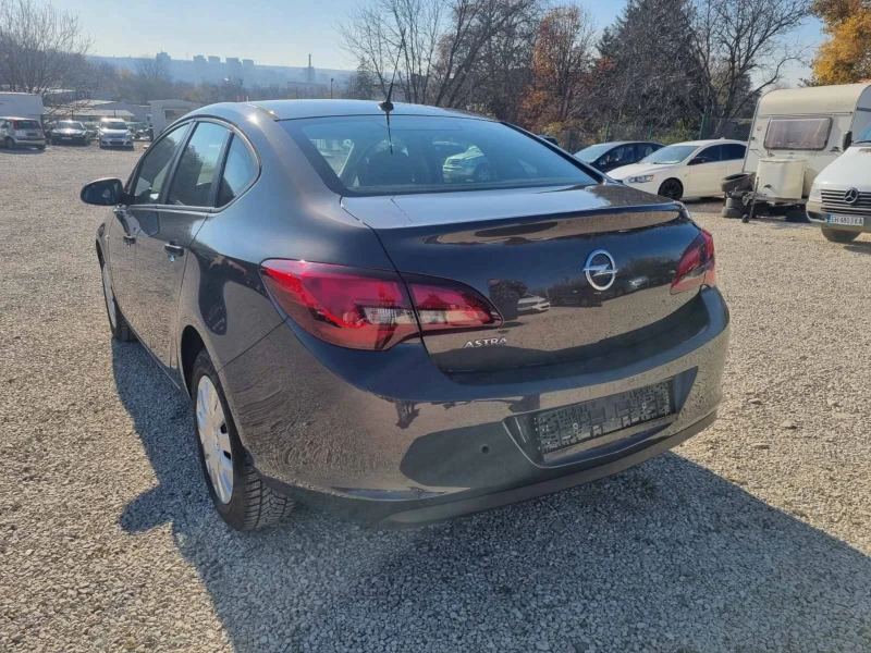 Opel Astra 1.6 i, снимка 6 - Автомобили и джипове - 48000135