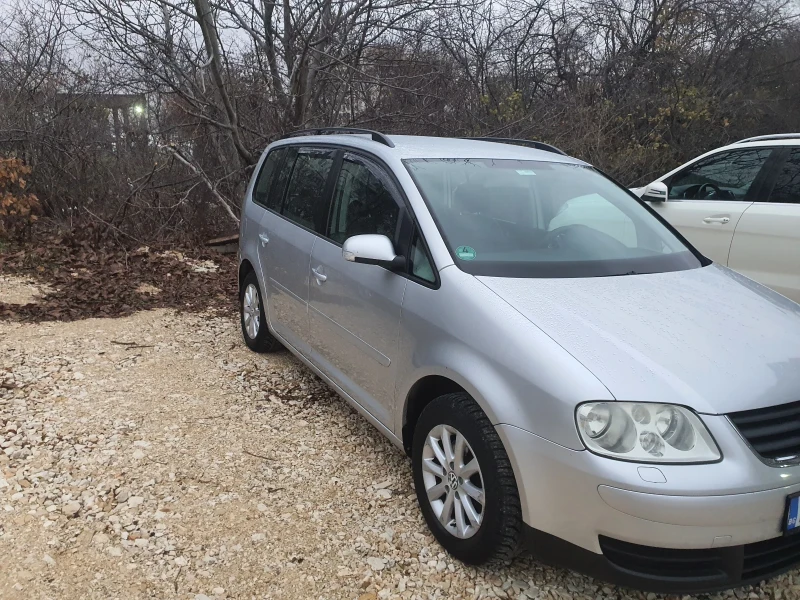 VW Touran, снимка 2 - Автомобили и джипове - 48297543